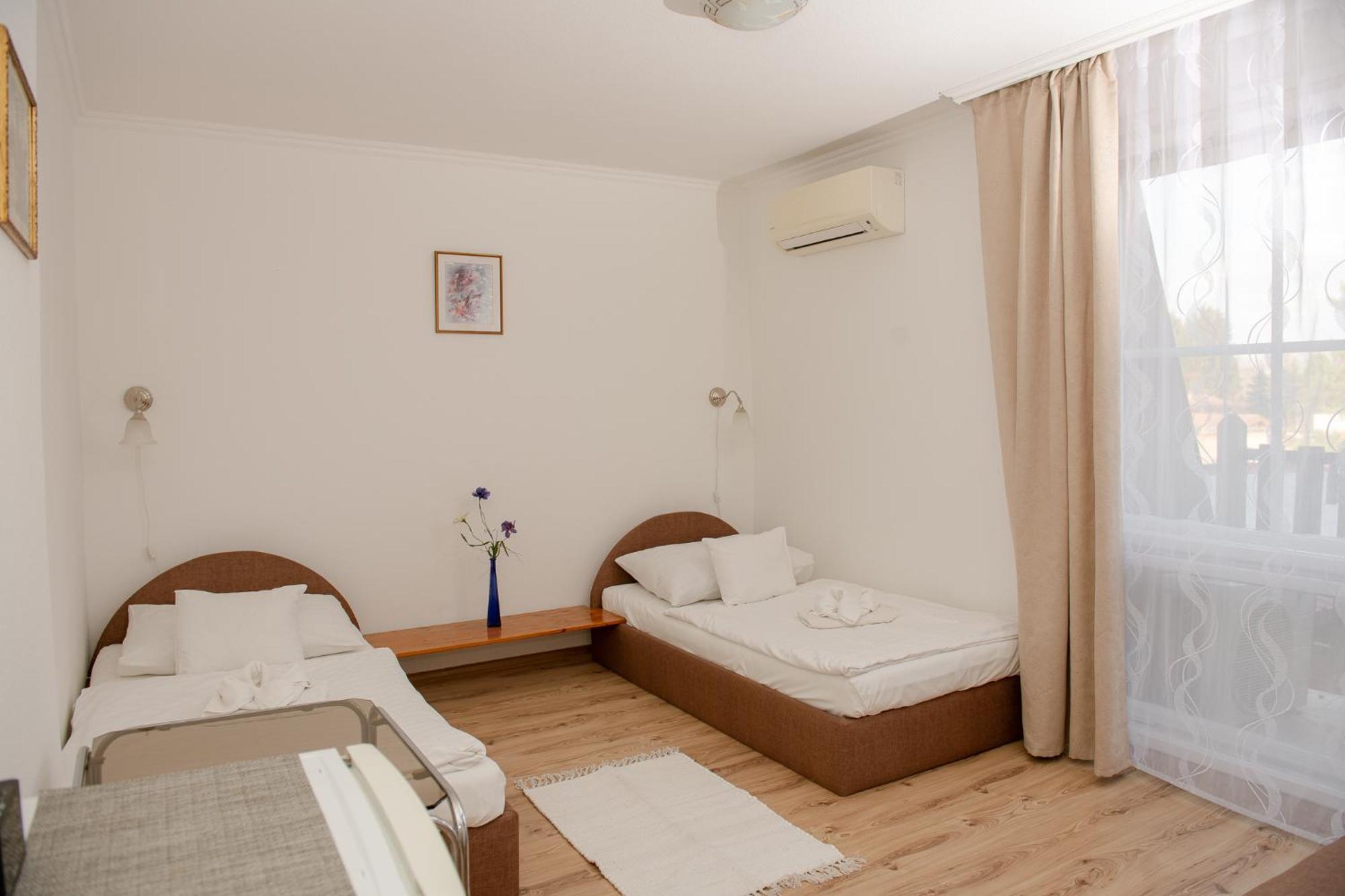 Hotel Barbizon Nyíregyháza Esterno foto